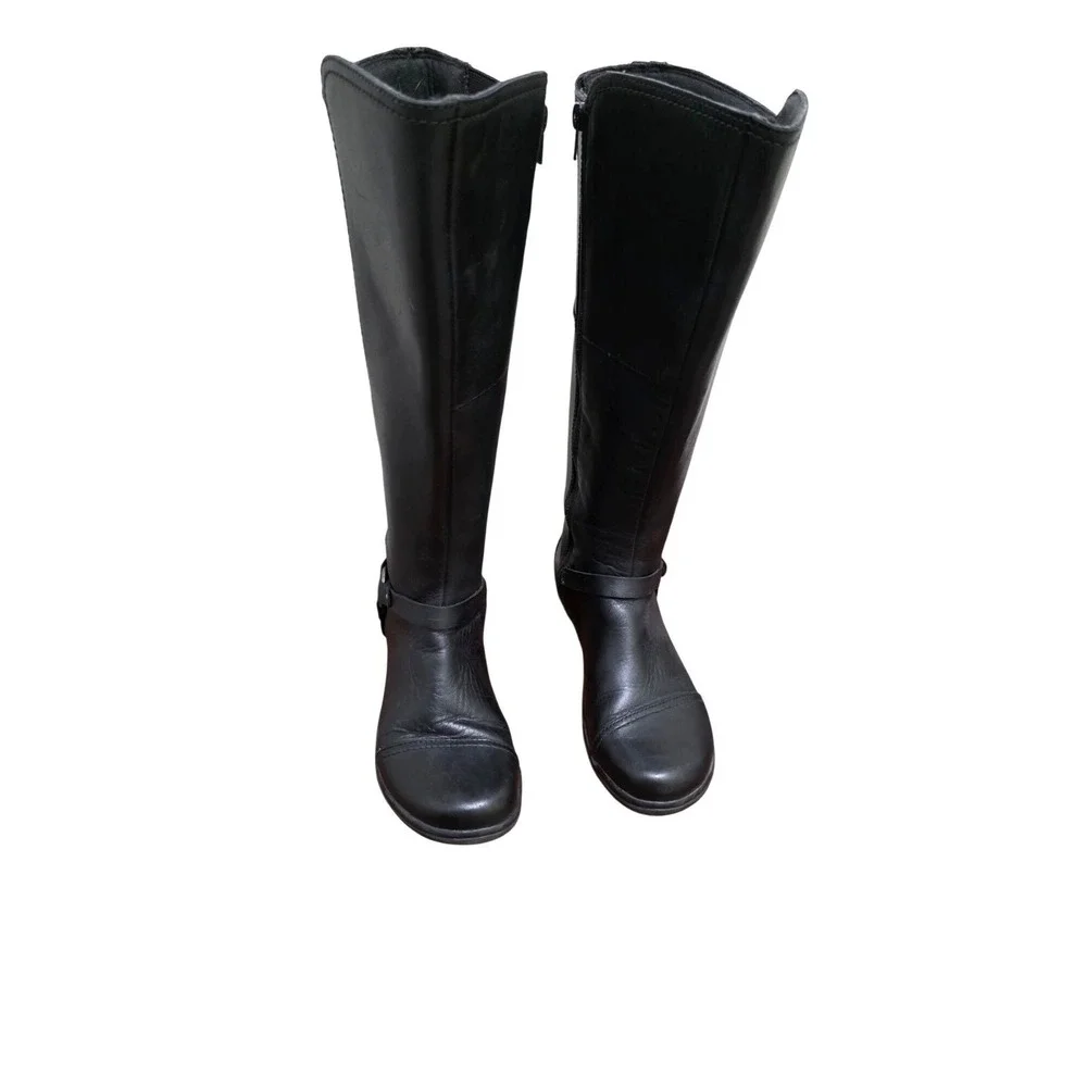 Clarks Black Knee-High Riding Boots Side‎ Buckle Strap Zipper Closure Size 7.5